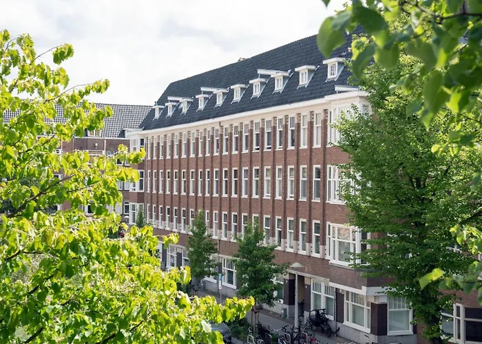 Authentic Amsterdam Bed And Breakfast Rai